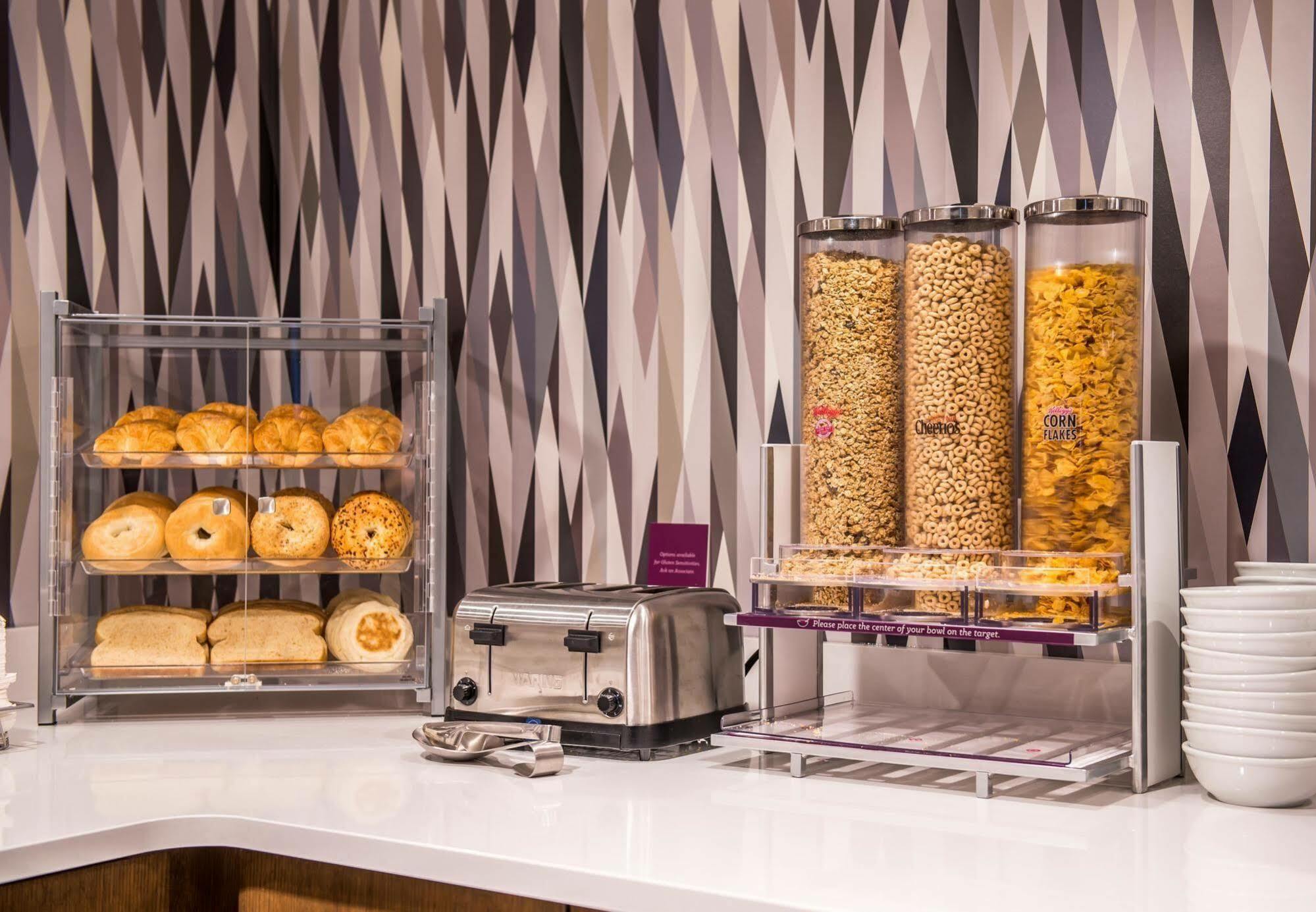 By Marriott Oakland/university Place 3*